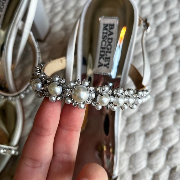 BADGLEY MISCHKA Natasha Soft White Satin Block Heel 8 - Picture 4 of 6